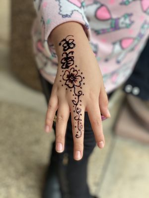 Beautiful for henna for my little one