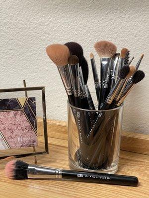 Elaina Badro's luxury brushes are all amazing, but if I had to choose a favorite, it would be the Duo Fiber Brush!!