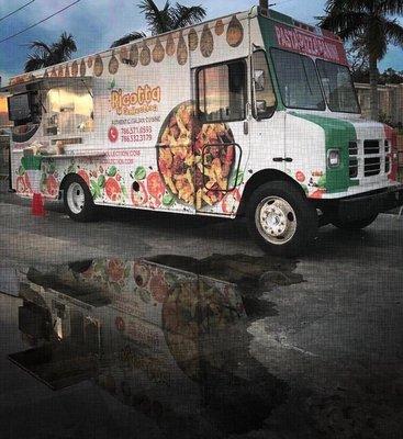 Authentic Italian FoodTruck & Catering