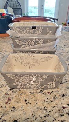 Pretty floral bakeware