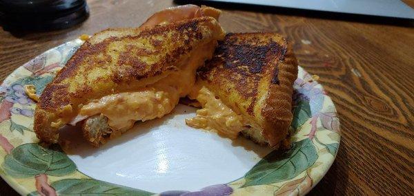 Grilled pimento cheese