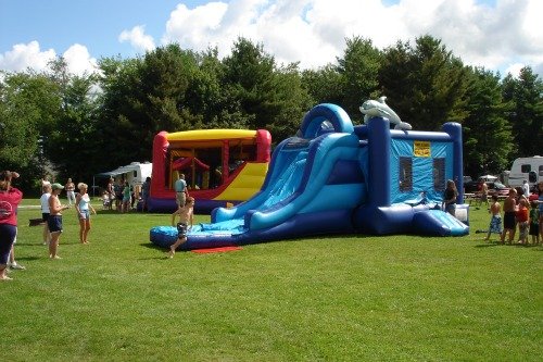 Inflatable fun bounce houses, obstacle courses, wet / dry slides.