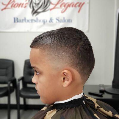 Bald taper fade 
Hair cut done by eddie