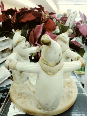 Dancing snowmen candle holder