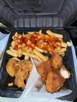 Honey 10 Piece Boneless Wings Combo with Fries & 20 oz. Drink  Honey Old Bay & Honey Lemon Pepper