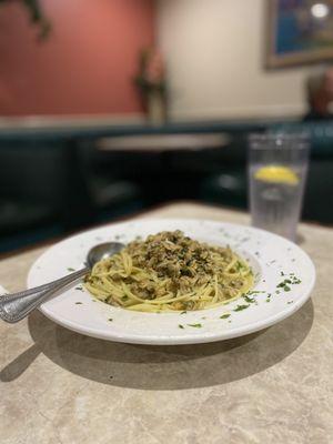 Linguine in our White Clam Sauce