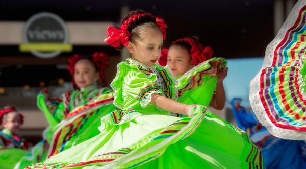 Photos of our students performing at the OdySea Acquarium