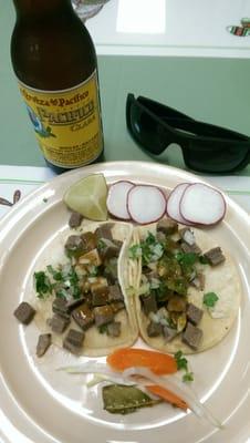 Excellent tacos de lengua.