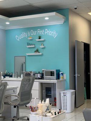 Clean upscale nail establishment