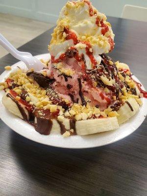 Banana  split featuring coffee and red velvet cake   ice cream. This is the small btw