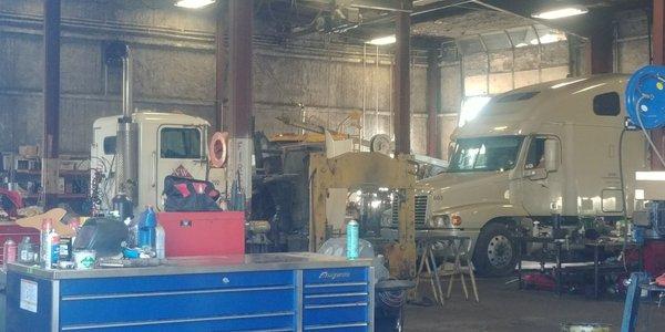 Zender's Truck Equipment Parts