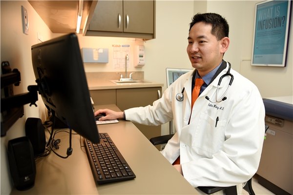 Wallace J Wang, MD