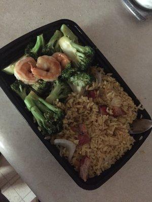 Shrimp w. Broccoli combo.. yum!