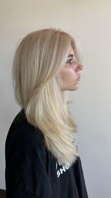 Medium Layers for a beautiful 90's blowout. @hairbykatienicole