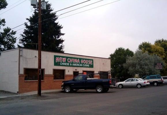 The restaurant seen from the road