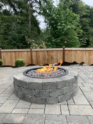 Natural Gas firepit built by Garland Landscape!