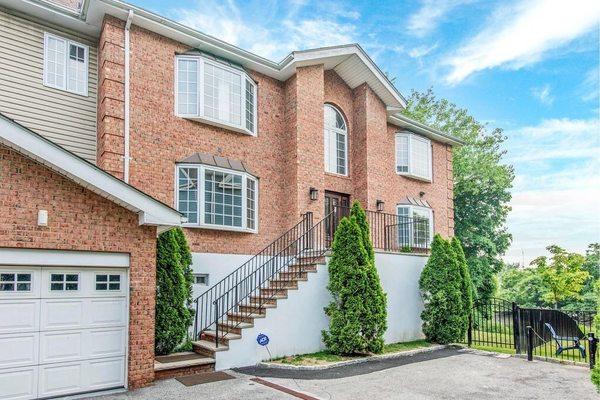 740 Pelham Rd, New Rochelle, NY  Multi-Family Home