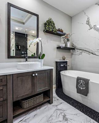 DreamMaker specializes in Bathroom Remodeling! Call Today for your free consultation.