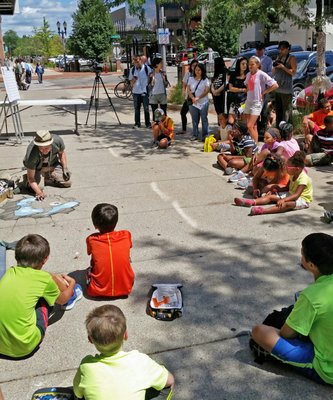 Public art gets everyone involved! Thanks to David Zinn for an excellent demonstration of chalk art!