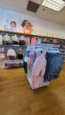 OshKosh B'Gosh Clothing  01-09-2024