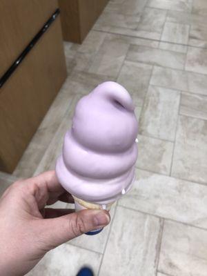 Berry dip vanilla cone