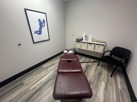 Chiropractic Treatment room in Centreville