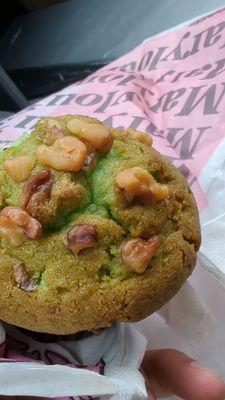 Pistachio muffin (good)