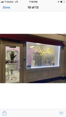 Psychic Reader and adviser located right across the street from hard rock Casino  Atlantic City