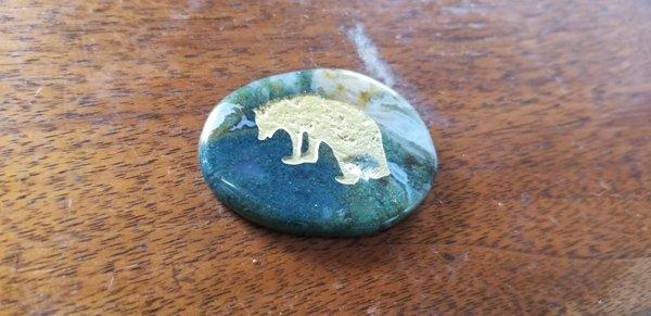 Special stone for my wallet with bear engraving from Paradise Beads