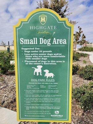 Small dog rule sign