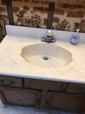 Bathroom sink