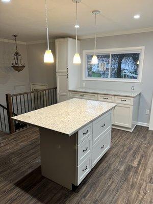 Molded Kitchen that we Rebuild and Renovate Happy Home now