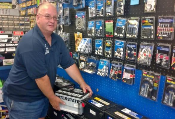 Al helps another satisfied Interstate Battery customer, coming right up!