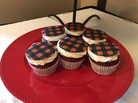 Rthers red velvet cupcakes with edible buffalo plaid!