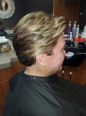 Men's highlights. Traditional short style.