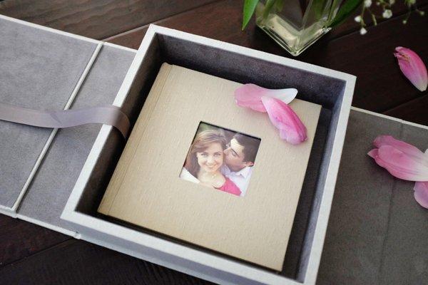 Compilmentary Linen Presentation Box