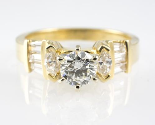 14 Kt Yellow Gold Engagement Diamond Ring