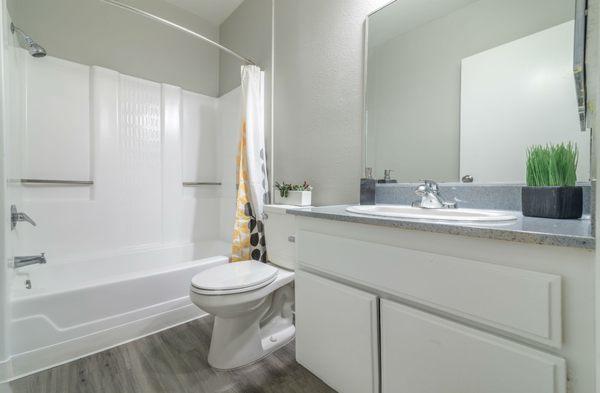 Bathroom with modern finishes