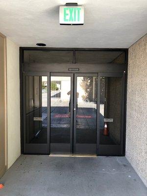 Horton automatic doors are configurable between standard sizes from 10 to 16 feet wide.