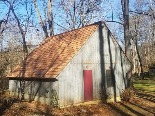 We also install Cedar Shakes/ Shingle Roofing