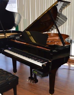 Yamaha C3 Disklavier Mark III Grand Piano 6'1" Ebony Polished with Silent System