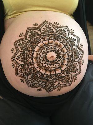 Belly blessing henna!