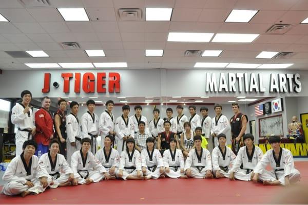 Yong in university master lee's taekwondo majored schoool masters visit at J.Tiger