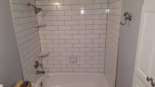 Tile bathtub surround sure to be a feature for years to come!