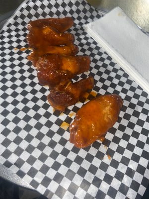 mango habanero wings.... soooo good