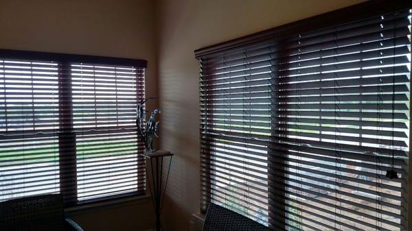 Mahoghany 2" faux wood blinds