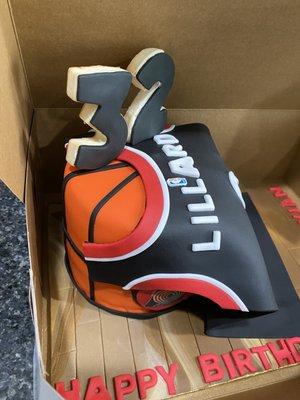 Basketball birthday cake