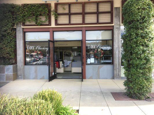 Pacheco Dry Cleaning