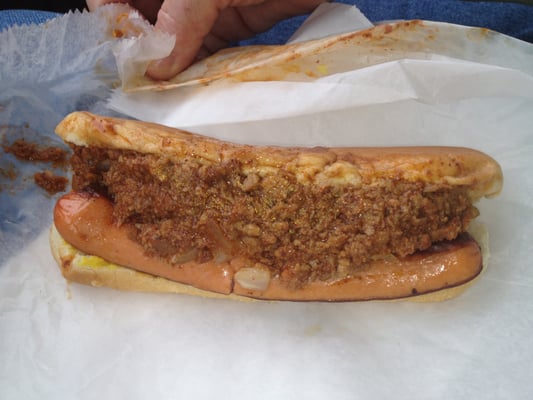 Pretty darn good Chili Dog served here - they butterfly the wiener, and grill it flat. Cost is $1.75.