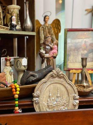 Paizly Vintage & Antiques